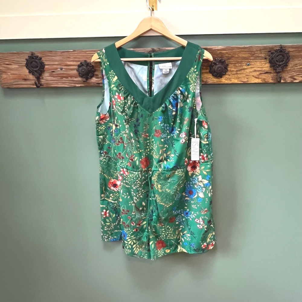 ISANI for Target Green Floral Satin‎ Romper Sleeveless V-Neck XL NWT
